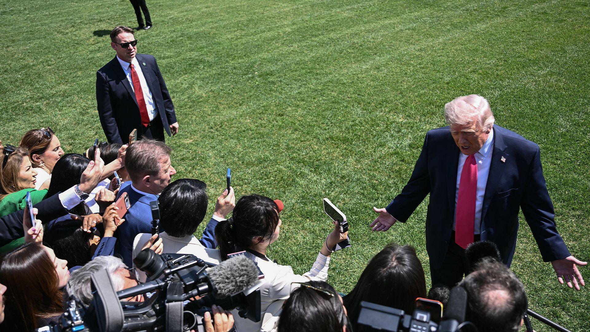 دۆناڵد ترەمپ: ئێران داوای رێككەوتن دەكات و ئێمەش میهرەبان دەبین لەگەڵی