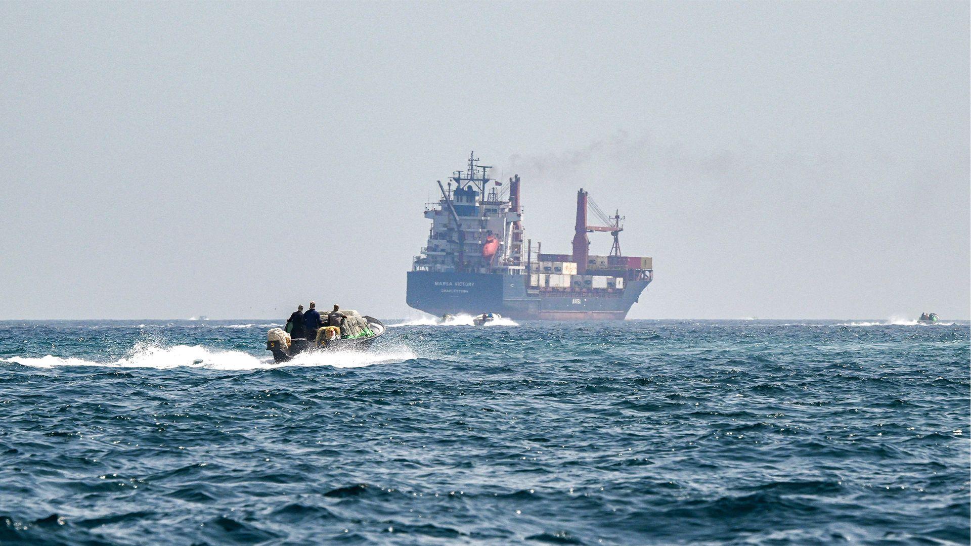 ئێران: 350 كەشتیی بازرگانی چاوەڕێی مۆڵەتن بۆ تێپەڕین لە گەروی هورمز