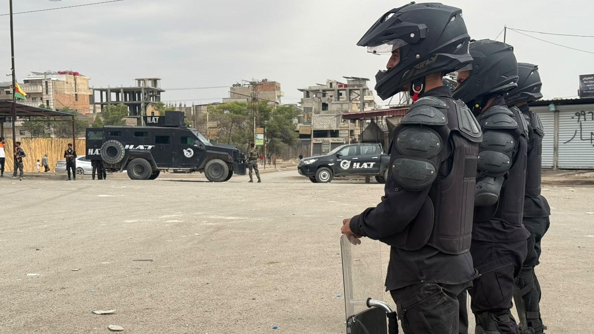 لە حەسەكە ئاڵۆزییەكان بەردەوامە و هێزەكانی ئاسایشی ناوخۆش خراونەتە حاڵەتی ئامادەباشییەوە